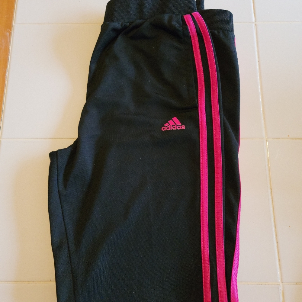 Girls 3 Pc Addidas Outfit - Picture 4 of 7